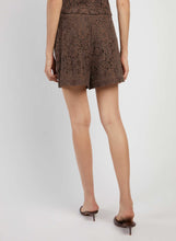 Short in pizzo