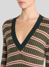 Women' s V-Neck Knit Top